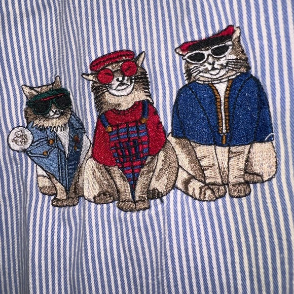 Quizz Again Cat Embroidered Button Down Top - Picture 3 of 5